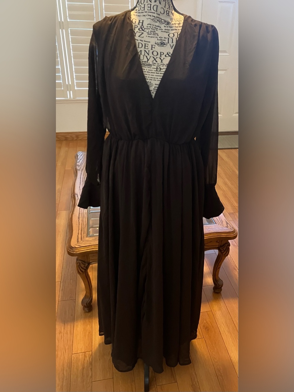 AVElORIA Chocolate Brown Sheer Maxi Long Sleeves Dress,SIZE SMALL, NEW